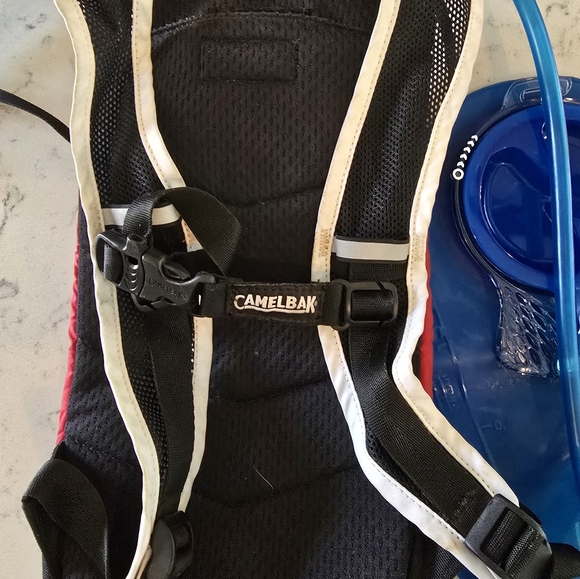 CamelBak Mini 1.5L Youth pack and Bladder - Picture 3 of 4